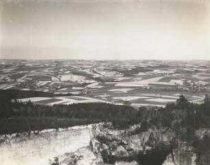 Rochlitzer Pflege, Mittelsächsisches Bergland. Blick vom Rochlitzer Berg auf östliche Ackerbau-Landschaft