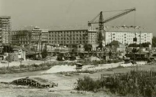 Dresden-Striesen. Großbaustelle mit Großblockbauweise von der Laubestraße : Großblockbauweise