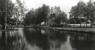 Moritzburg, Markt 9. Adams Gasthof. Blick über den Teich