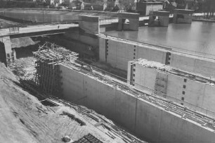 Betonierung der Doppelschleuse Hofen/Neckar