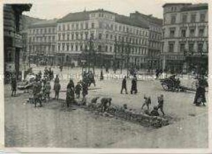 Die Frankfurter Allee nach den Straßenkämpfen vom März 1919