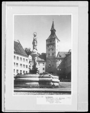 Brunnenanlage mit Marienfigur
