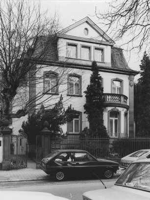 Frankfurt, Savignystraße 74