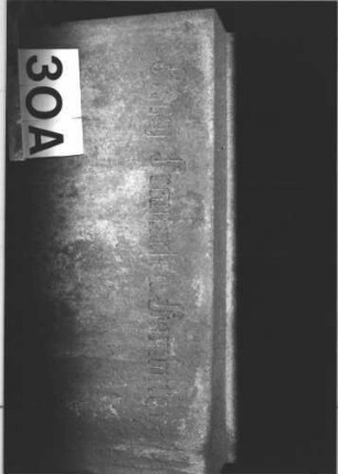 Grabstein 30 (Index: 100112707) Zustand: Inschrifttafel fehlt, Sockel beschriftet Maße HxBxT: 185x72x33 cm: Grabstein 30A