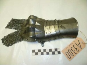 Gotischer Handschuh