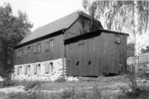 Ostritz. Zisterzienserinnenabtei Klosterstift St. Marienthal (um 1230 gegründet). Sägewerk (18. Jh.). Blick vom Neißeufer
