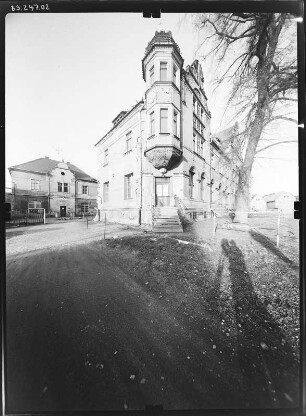 Weinböhla, Kirchplatz 2. Zentralgasthof (um 1905). Eckansicht von Südost
