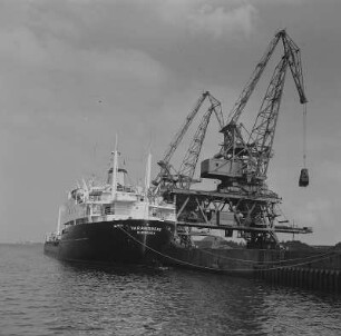 Rostock. Überseehafen, Verladearbeiten