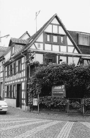 Wohnhaus, Fachwerk; Gelnhausen, Burgstraße 24