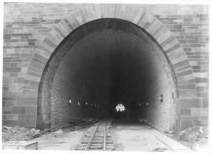 Engelbergtunnel, km 581,940 - 582,260 Südportal