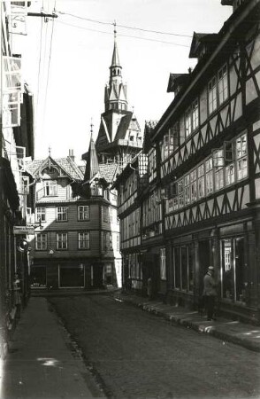 Osterode, Scheffelstraße : Osterode. Scheffelstraße. Blick zur St. Ägidienkirche