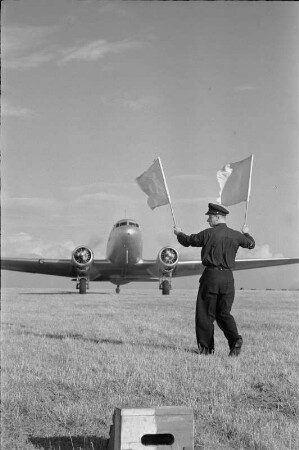 Leipzig. Flugplatz. Auf der Startbahn