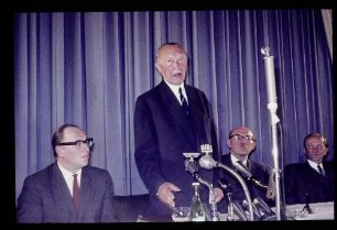 Kanzler-Pressekonferenz 7.5.62.