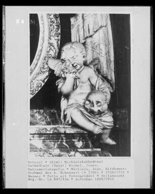 Grabmal des A. Schokaert (+ 1708) — Putto mit Totenschädel