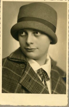 Ahrens, Anna (1902-?)