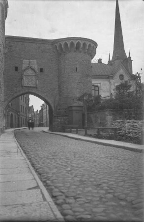 Gebäudeansicht : Die Paks Margareeta und die St. Olaikirche in Tallinn