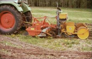 Fotografie: Säverfahren, Einzelkornsaat, Mais, Mulchsaat, Reihendüngung, Streifenfräse