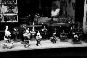Colmar: Souvenirladen mit Störchen