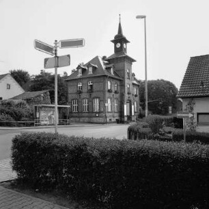 Ehemalige Schule; Schlangenbad, Mainstraße 34