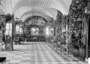 Pretiosensaal im Grünen Gewölbe : Dresden, Residenzschloss, Westflügel. Grünes Gewölbe, Pretiosensaal. Ansicht von Osten