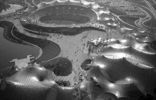 München: vom Olympiaturm [Fernsehturm] auf Olympiastadion, Handballhalle und Schwimmhalle