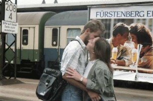Freiburg: Liebespaar nimmt Abschied