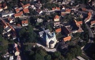 Gernrode - Romanische Stiftskirche : Die romanische Stiftskirche von Gernrode, aufgenommen ca. 2000