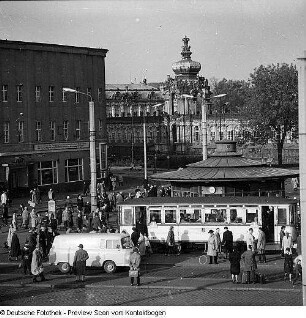 Ernst-Thälmann-Straße, Postplatz, Wilsdruffer Vorstadt (u.a. mit Autoausstellung)