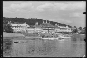 Pillnitz. Schloss Pillnitz mit Elbe und Dampfer