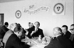 Freiburg: Weinbauinstitut; Weinprämierung 1970/1971, Tisch