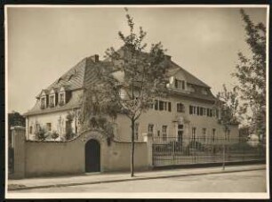 Landhaus Dr. Wolfgang Huck, Berlin-Dahlem: Straßenseite