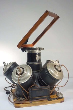 Liesegang Globoskop und Metall-Fadenlampe für das Globoskop