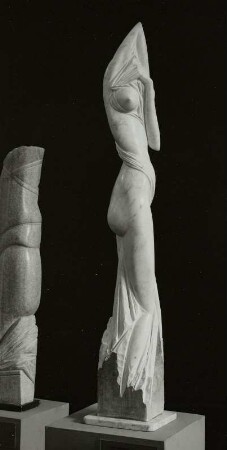 Frau mit Tuch