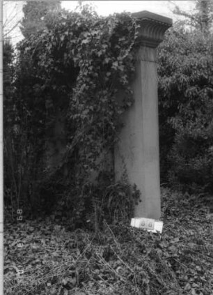 Grabstein 86 (Index: 100093892) Zustand: keine Inschrift erhalten Maße HxBxT: 254x155x32 cm: Grabstein 86