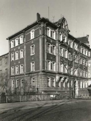 Meißen-Altstadt, Uferstraße 3. Wohnhaus (bezeichnet 1893)