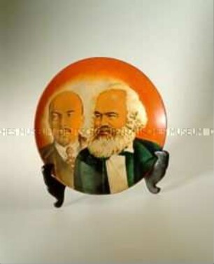 Lackteller "Lenin und Marx" im Etui