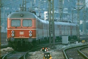 Stuttgart Hbf. Wartegruppe Vorortgleise elTw 425 116