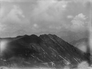 Berggipfel : Blick nach Norden über den Gipfel des Fellhorns (2038m)