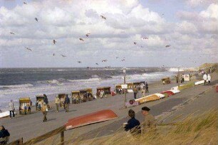 Westerland: Strand mit Strandpromenade, nördlich