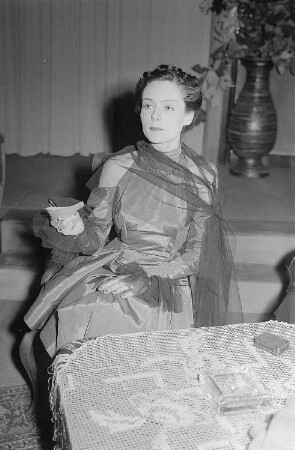 Szenenbilder aus dem Stück "Johannisnacht" von James Matthew Barrie am Hebbel-Theater Berlin : Szenenbild