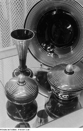 Geschirr auf der Leipziger Herbstmesse 1954