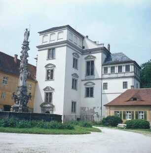 Neues Schloss — Treppenhaus