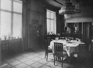 Raum 28, Esszimmer