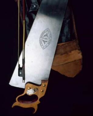 Singende Säge "The Union Musical Saw" mit Bogen und Futteral (Archivtitel)