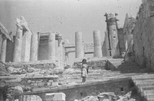 Athen. Akropolis. Propyläen (437-432 v. Chr.)