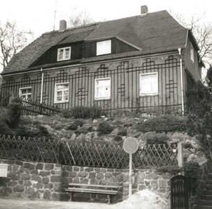 Cossebaude, Weinbergstraße 32/34. Wohnsiedlung einer Baugemeinschaft. Doppelwohnhaus (um 1920?)