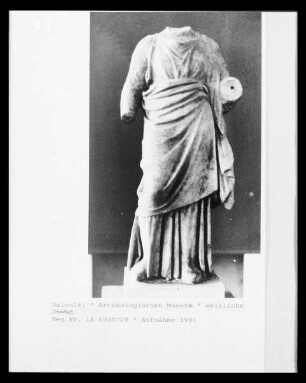 Weibliche Statue