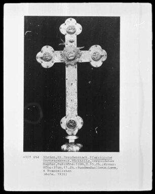 Vortragekreuz mit Agnus Dei und vier Evangelistensymbole