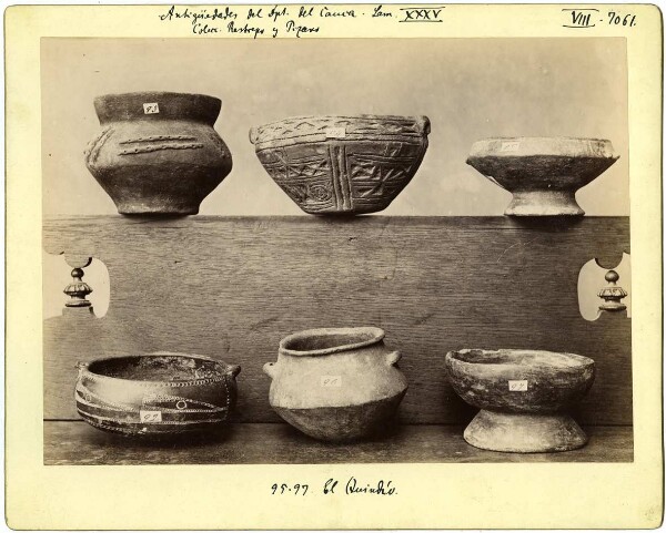 Clay vessels and bowls from the Restrepo y Pizano Collection, Antigüedades del Dpt. de Cauca Lam. XXXV