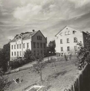 Herrenhaus : Vorwerk (Vierseithof). Herrenhaus (um 1860) und Stallungen (um 1870)